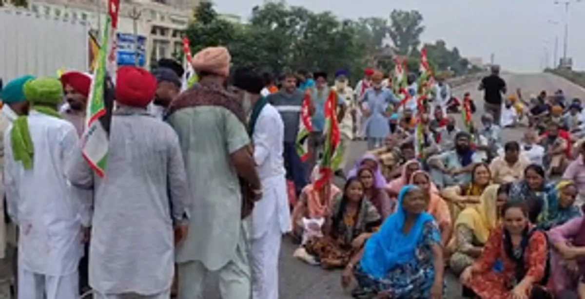 जालंधर के गोराया में पानी को लेकर किसानों का प्रदर्शन, नेशनल हाईवे जाम